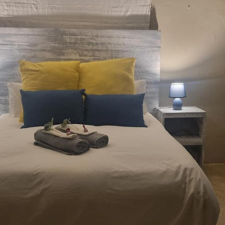 Large 1 Bedroom Cottage, 15 Min From Or Tambo Airport, With Backup Power And Water Germiston Extérieur photo